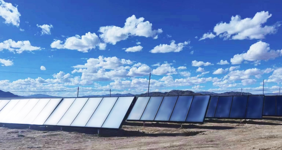 Riesiger Solarkollektor Riesiger Solarkollektor