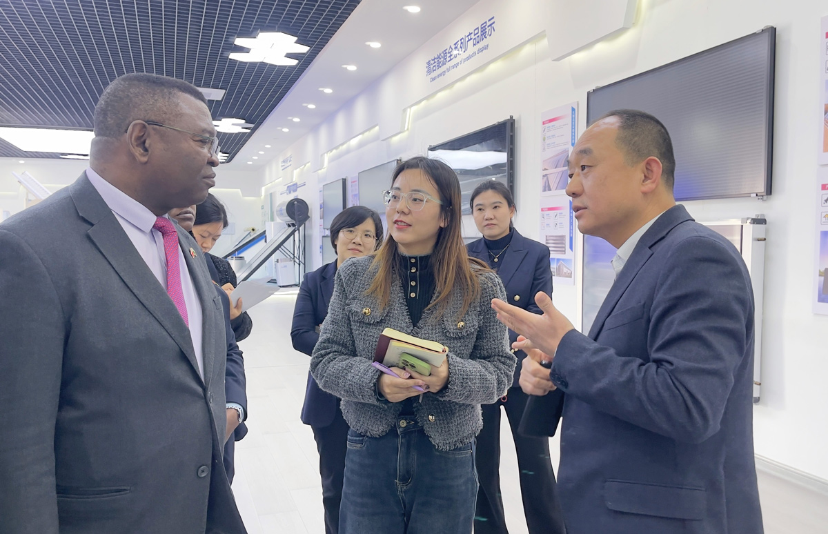 Zambian Ambassador Visited SOLETKS Group to Discuss the Prospect of Solar New Energy Cooperation Zambian Ambassador Visited SOLETKS Group to Discuss the Prospect of Solar New Energy Cooperation