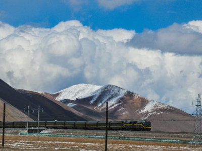 La ferrovia Qinghai-Tibet utilizza il sistema antighiaccio solare per proteggere tombini e sottofondi