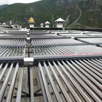 Proyecto de agua caliente solar para el hotel Daocheng Yading de Sichuan